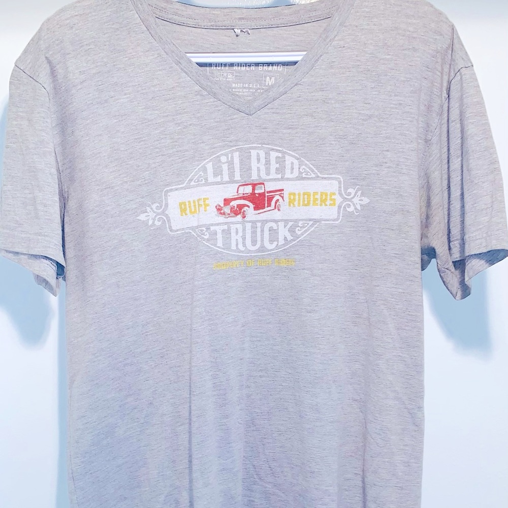 Vintage little red truck V-neck T-shirt!